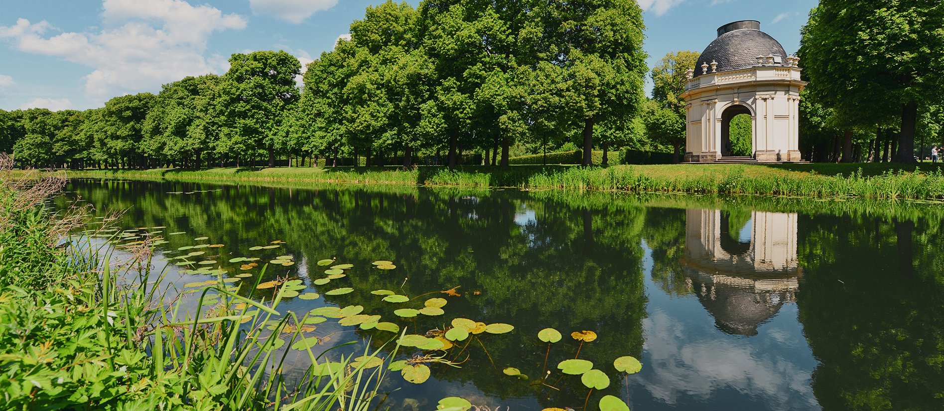 Graft um die Herrenhäuser Gärten in Hannover mit Tempel