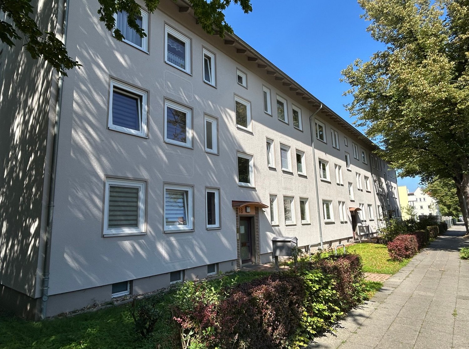 Eingang und VorgartenSpittastraße 14-24 in Mittelfeld