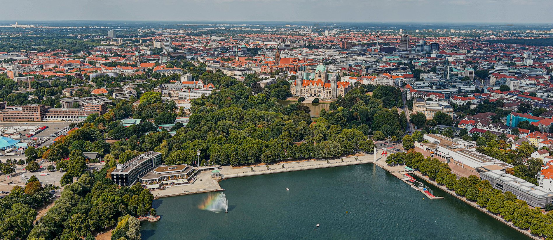 Blick von oben auf das Maschsee-Nordufer